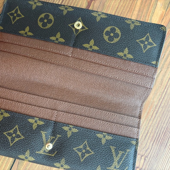 Louis Vuitton Monogram Louise Wallet - Picture 9 of 11